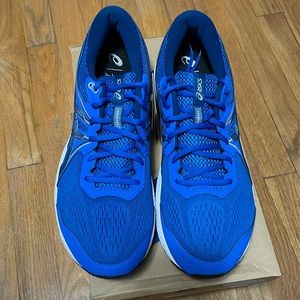 Men’s size 13 ASICS shoes - NWT